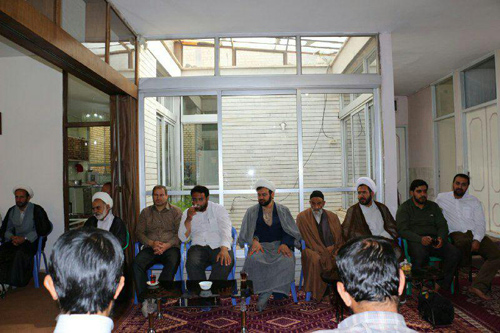 جلسه هفتگی روحانیون نجف آباد در محل دفتر حضرت آیت الله العظمی صانعی واقع در نجف آباد